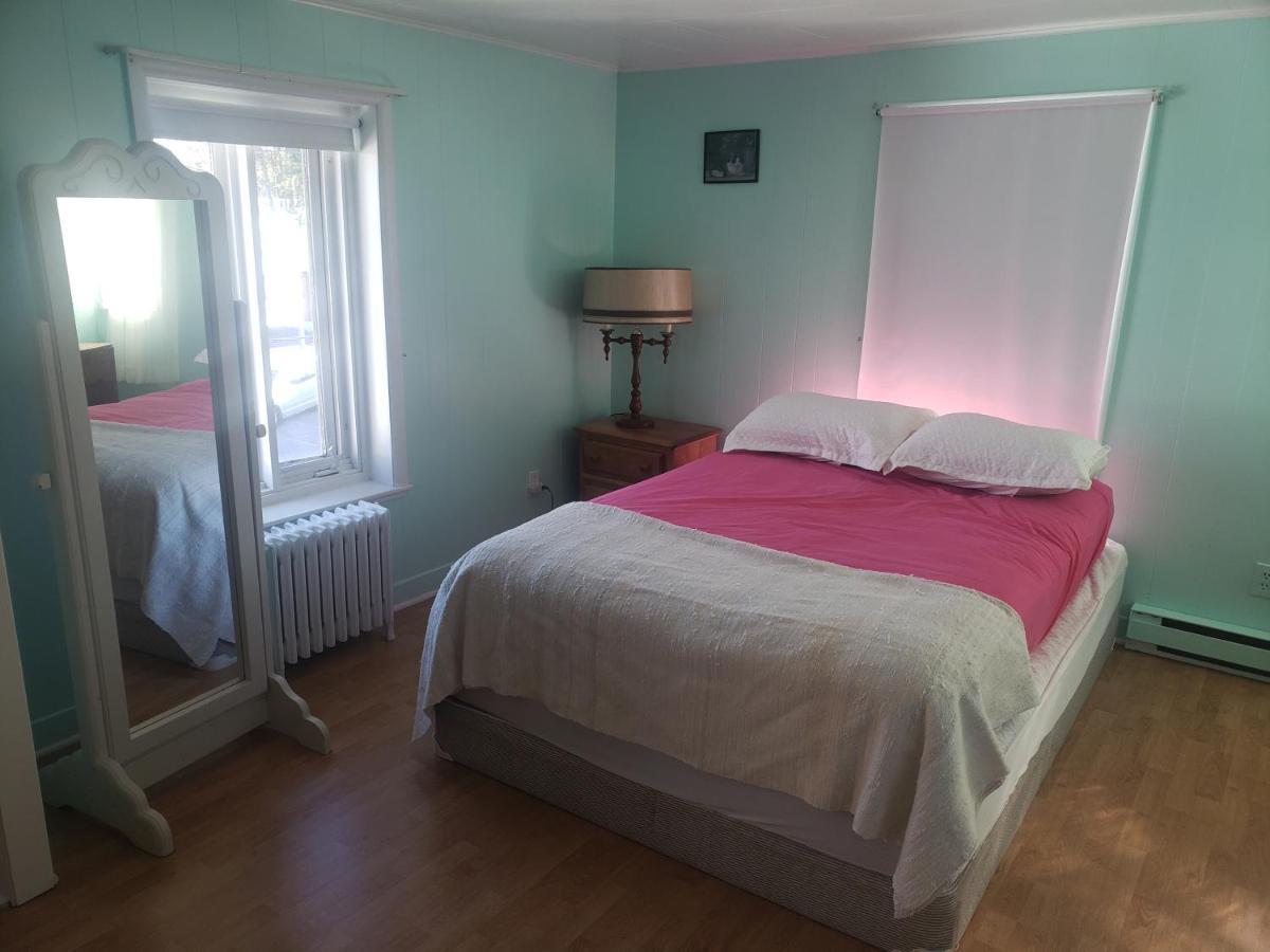 Apartamento La Joie De Vivre Trois-Pistoles Exterior foto